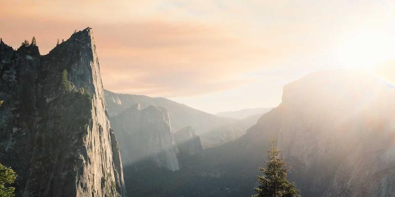 《星辰天下》装备交易的艺术：实时语音通信如何优化延迟并提升游戏体验