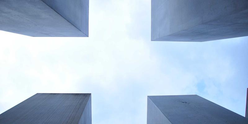 星辰天下：跨平台游戏体验的技术挑战与账号系统未来趋势分析