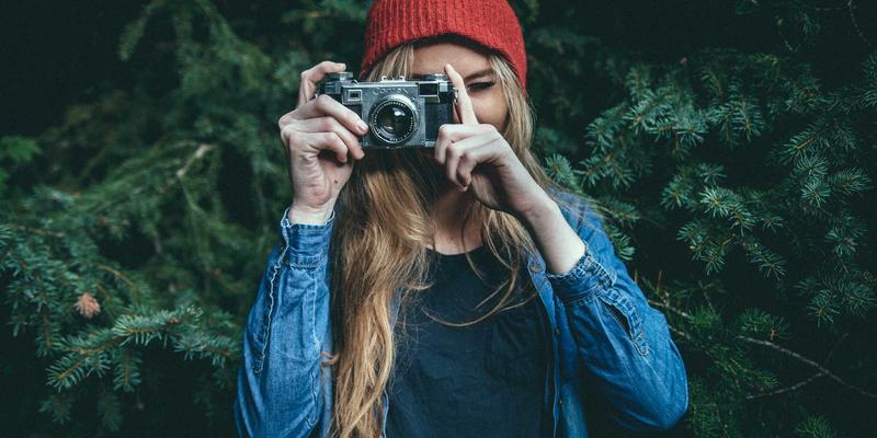 游戏币与账号交易背后：网络游戏音乐与音效如何塑造沉浸感与战斗反馈