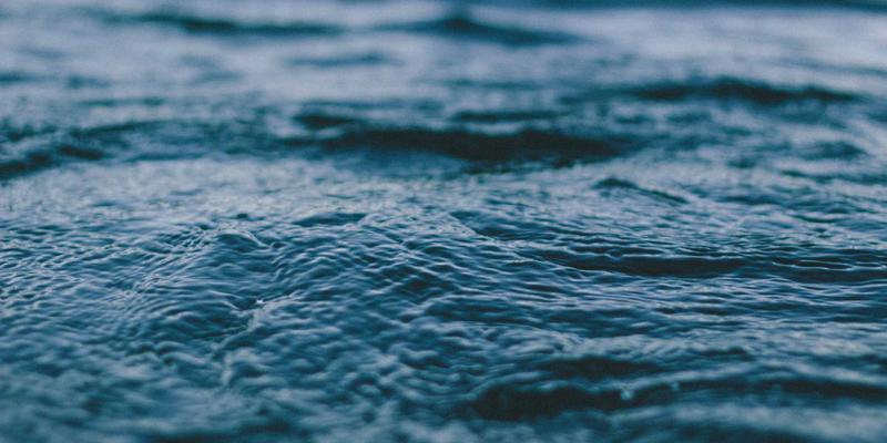 网络游戏虚拟交易全解析：游戏账号交易的风险防范与市场生态