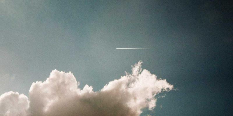 网络游戏虚拟交易全解析：装备、游戏币交易的安全指南与市场生态